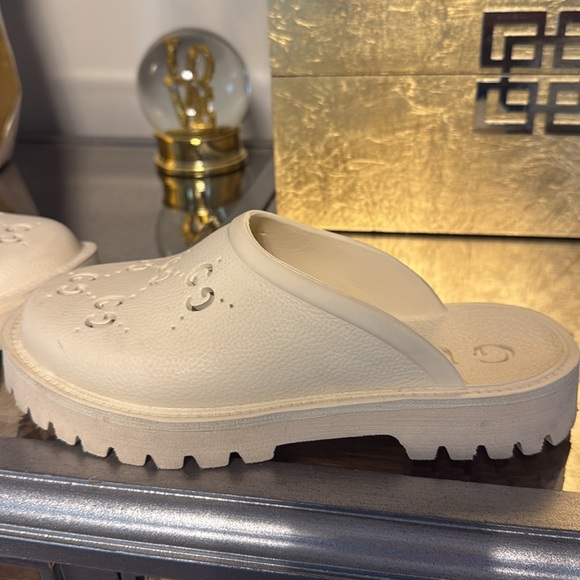 Cream colored women’s clogs size 35 (will fits 6-6.5) - Picture 5 of 5